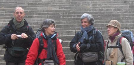 Sur l'escalier, devant la cathédrale prêts à partir...