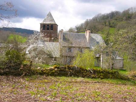 La magnifique église de St Pierre Bassuéjouls