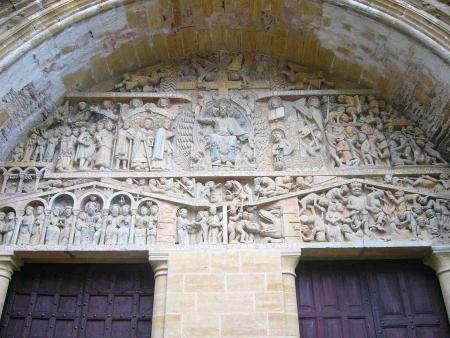 Le magnifique tympan polychrome de l'abbatiale de Conques