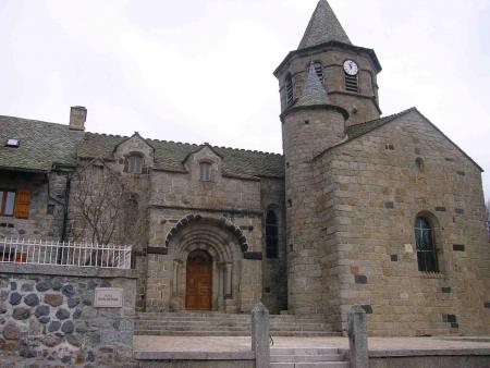 L'église de Nasbinals au bout du plateau